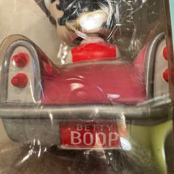 Betty Boop Cruisin Funko Wacky Wobbler Pink Car NIB - Picture 8 of 13